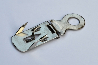 Metallaufhänger für Schaumplatten